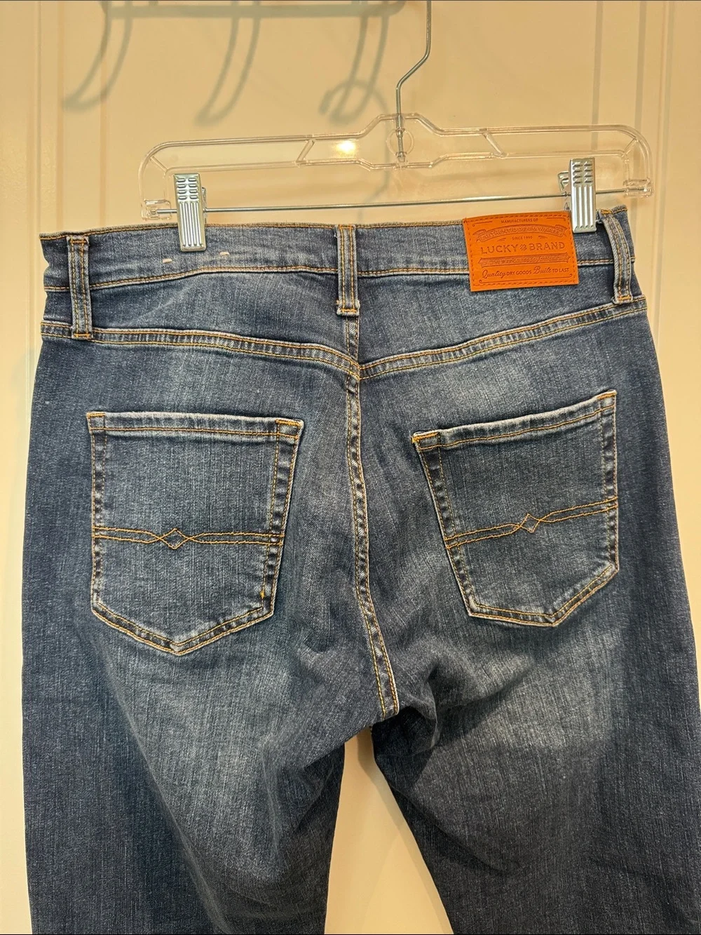 Lucky Brand Men's Dark Blue Athletic Straight Jeans 30x30